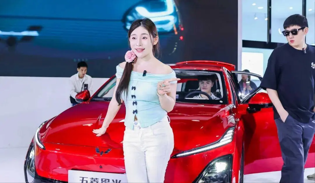 秦PLUS月销5万辆,逼得这些车卖廉价!最低6.89万